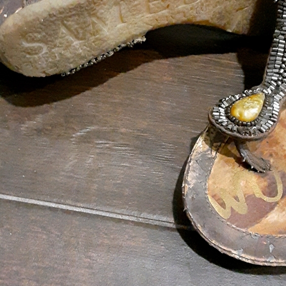 STUNNING!!! - Designer pSam Edelman distressed beaded sandals 7.5 - Picture 4 of 5